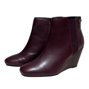 Kenneth Cole: REACTION Chic Leather Maroon Wedge Boots